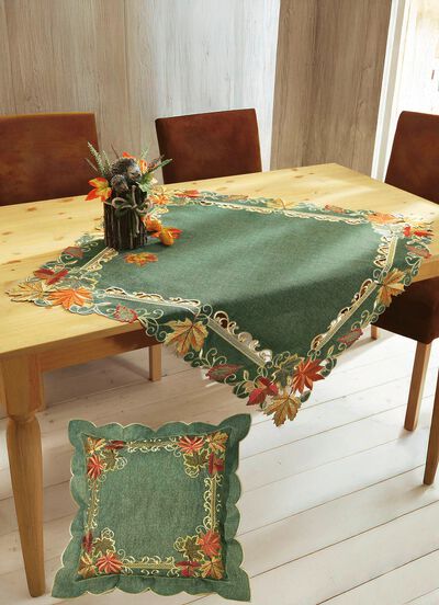 Tafel- en kamerdecoratie met najaarsbladeren-dessin 