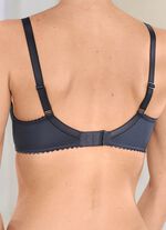 Felina beugelbh met contrasterend borduursel 