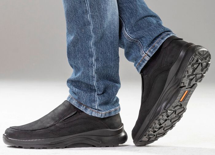 Slippers gemaakt van nubuckleer 