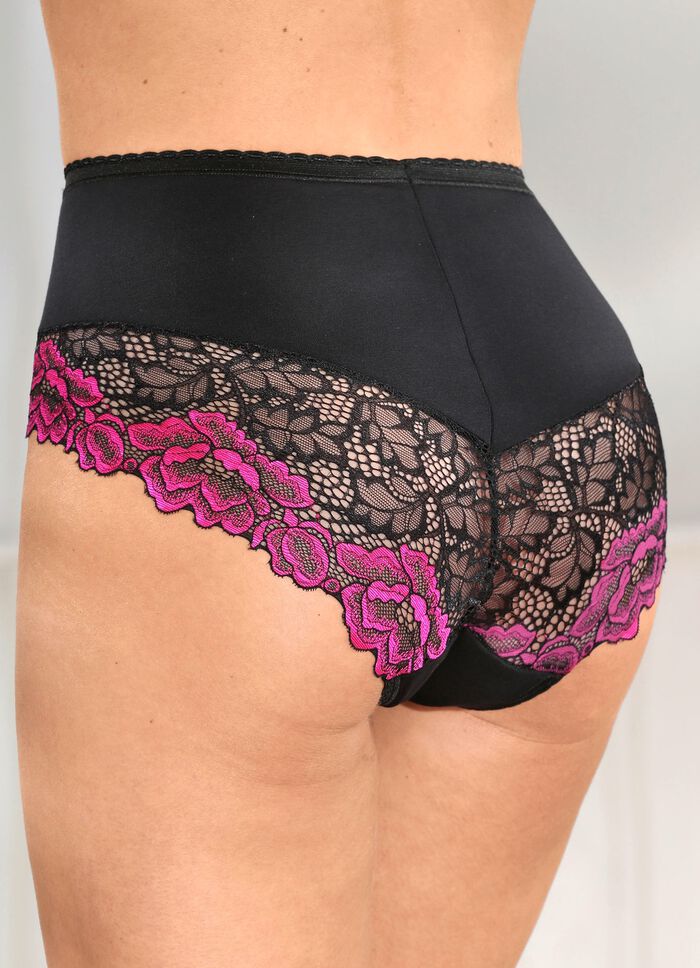 Set van drie slips met mooie elastische kant 