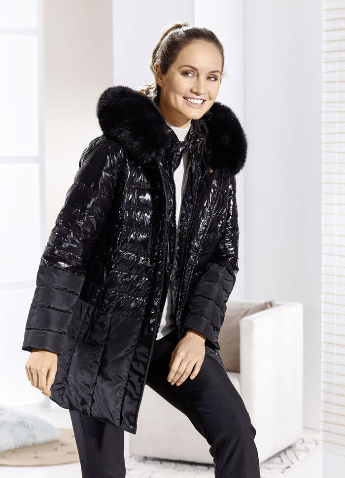 Jas in een trendy mix van materialen 
