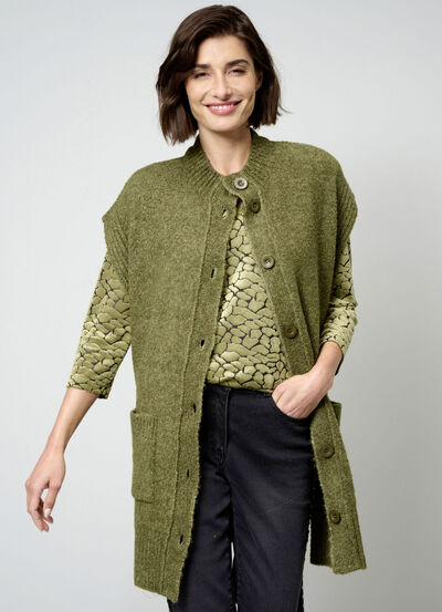 Gebreid vest gemaakt van bouclé gemêleerd garen 