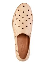 ELENA EDEN pantoffels gemaakt van zacht nappaleer met perforaties 