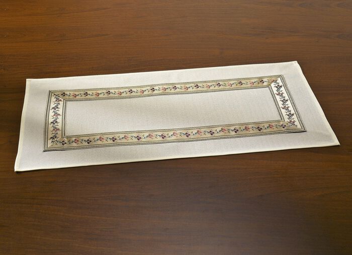 Stijlvolle tafel- en kamerdecoratie met rondomlopende rand 