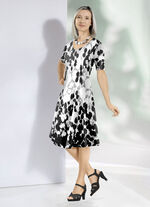 Jurk met expressieve randprint 