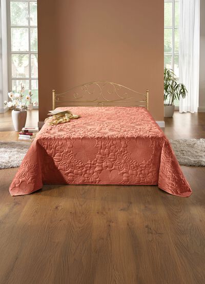 Uitstekend gemaakte sprei en bijpassende kussenslopen 