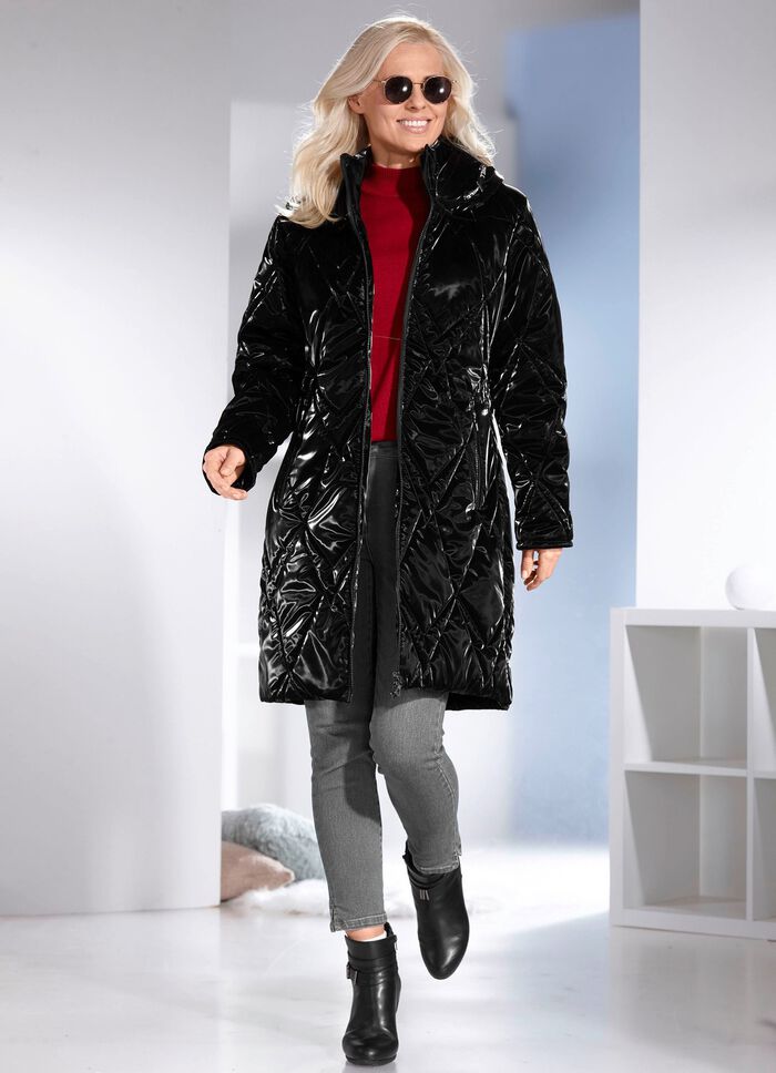 Korte jas in trendy laklook 