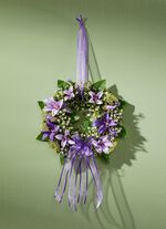 Wandkrans met charmant textiellint PAARSGROEN