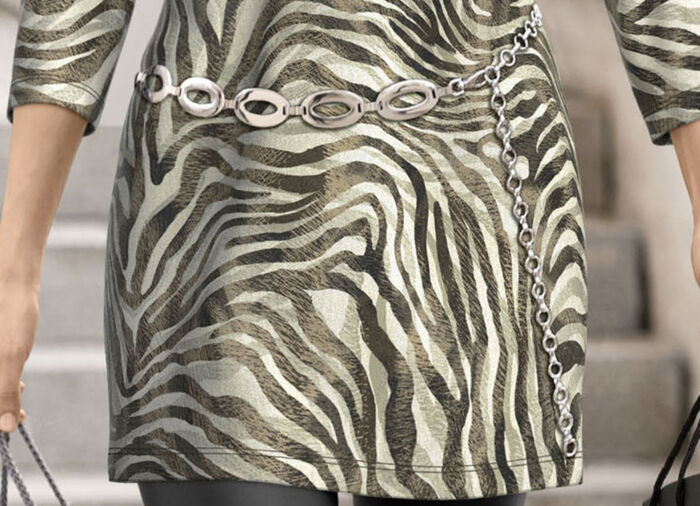 Modieuze dameskettingriem met drukknoop ZILVER