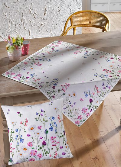 Tafel- en kamerdecoratie met weidebloem-dessin 