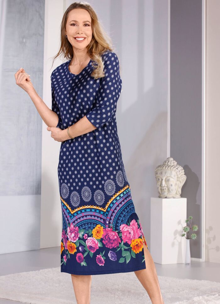 Laurina nachtjapon met randprint en 3/4-mouwen 