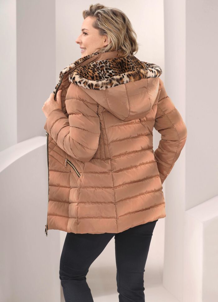 Jas met imitatiebontvoering in de capuchon 