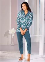 Pyjama, lange mouwen met &eacute;&eacute;n knoopsluiting en manchetten met knopen 