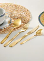 Hoogwaardig bestek voor 4 personen. 