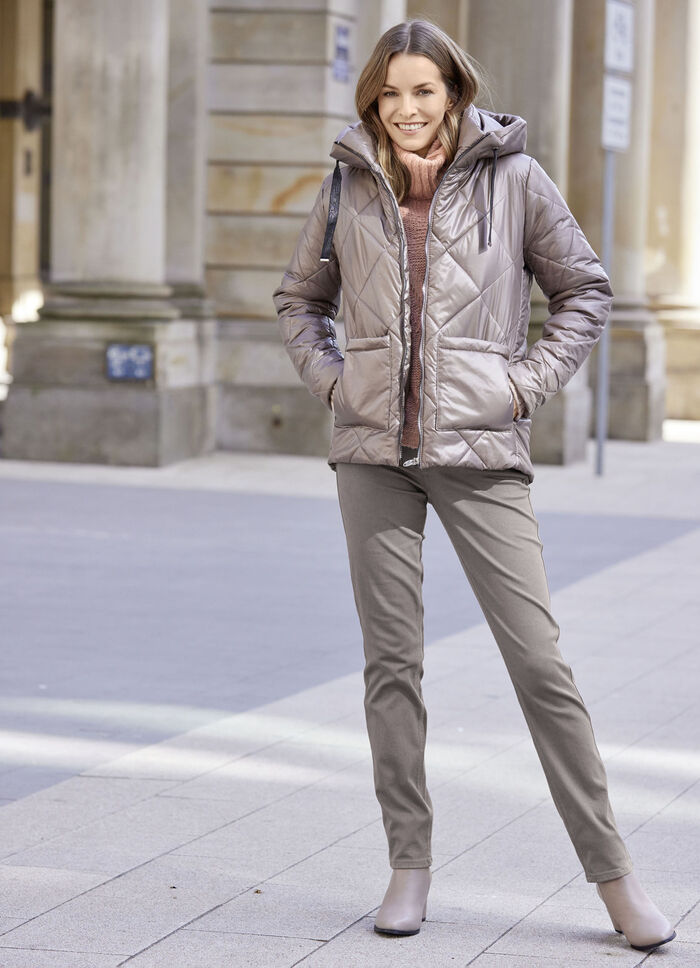 Jas met ruitvormig stiksel 