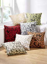 Kussenhoes met een mooi bladmotief WIT-GOUD