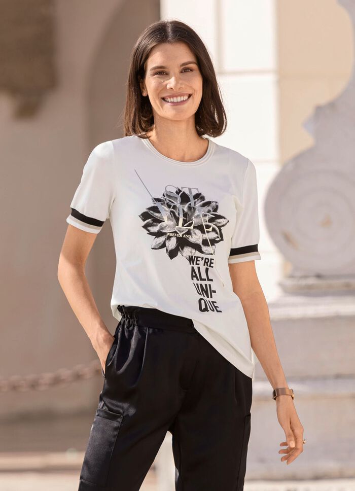 Shirt met flatlocknaad bij de halslijn 