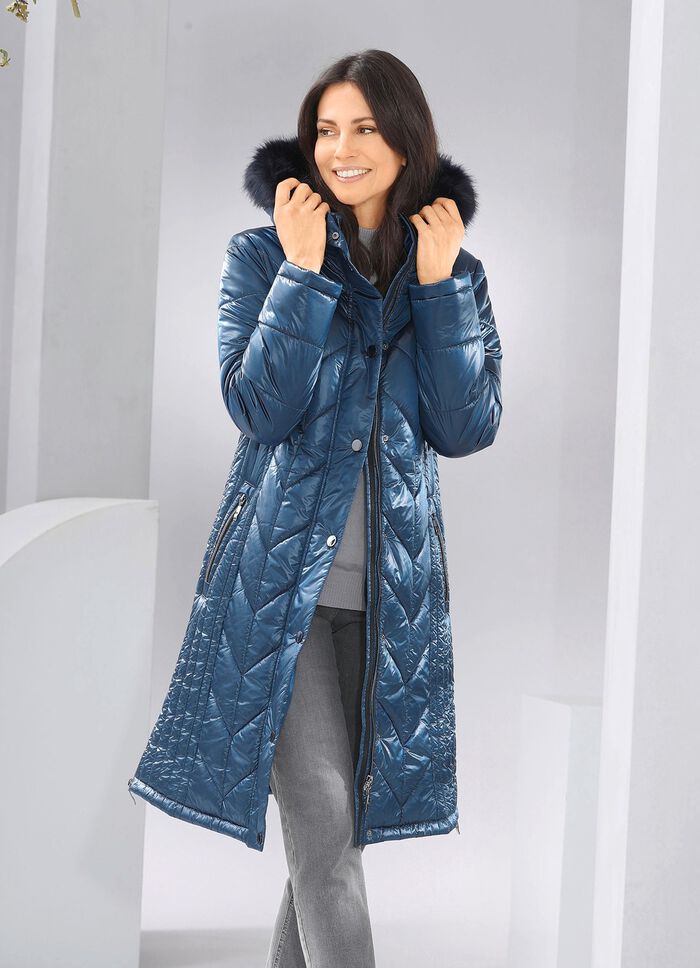 Jas met figuurflatterend quiltwerk in de lengte 