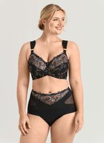 Miss Mary gordelslip met opvallend tule borduurwerk 