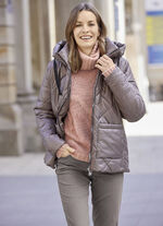 Jas met ruitvormig stiksel 