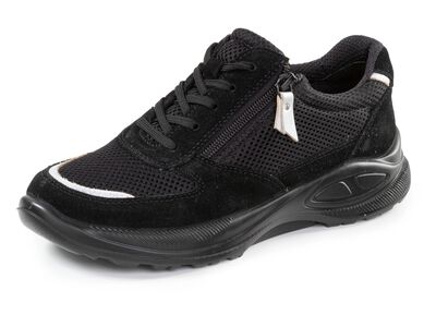 Veterschoen gemaakt van mesh materiaal en su&egrave;de 