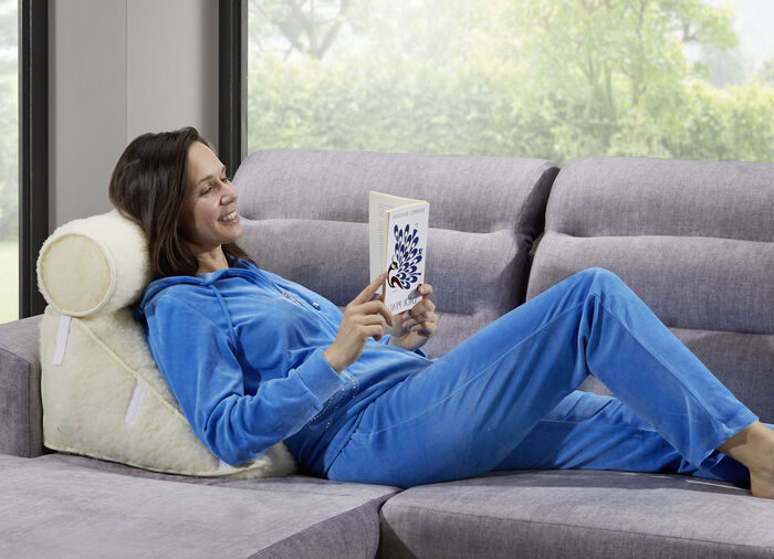 Nieuw wollen rugkussen met nekrol 