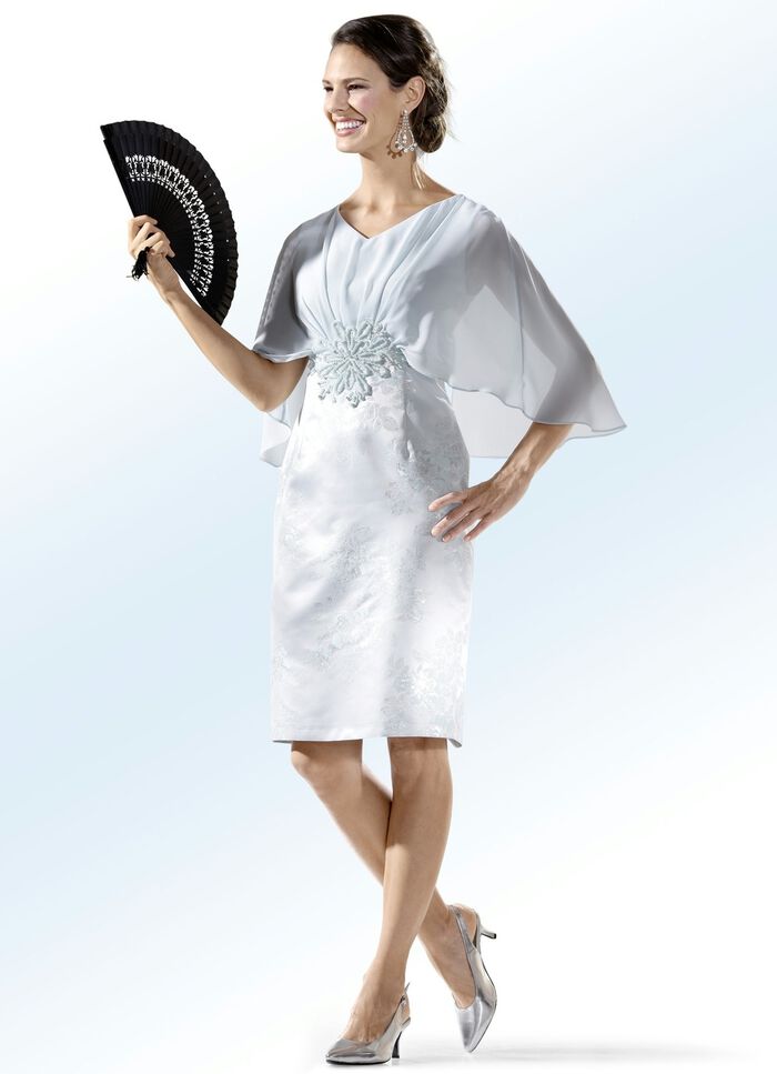 Feestjurk met chiffonbezetting in poncho-vorm 