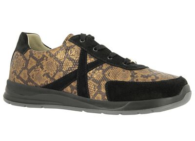 Veterschoen van Varomed in extra brede pasvorm 