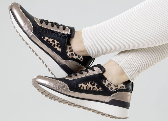 Caprice, trendy damessneakers, breedte G, met uitneembaar leren voetbed SCHWARZ-BRONZE