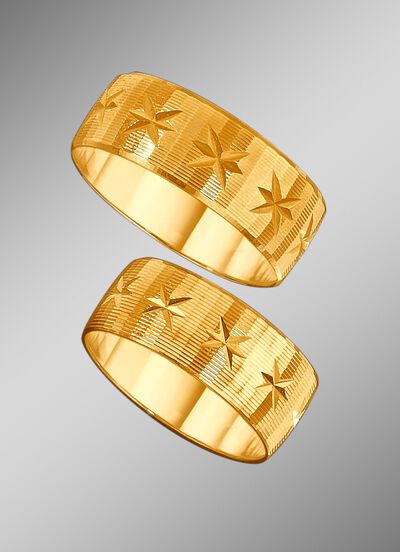 Trouwring met diamanten laag met diamantgroeven en kleine sterren 