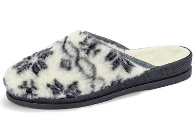 Slippers gemaakt van bedrukt pluche materiaal 
