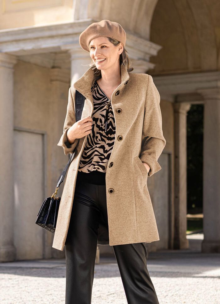 Korte mantel met opstaande kraag 