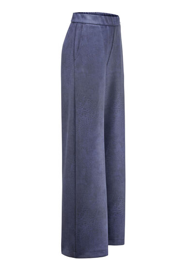 Broek met comfortabele breedte 