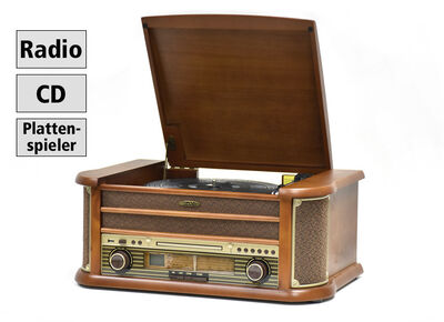 Nostalgische stereo-installatie met een rustieke behuizing van echt eikenhout 