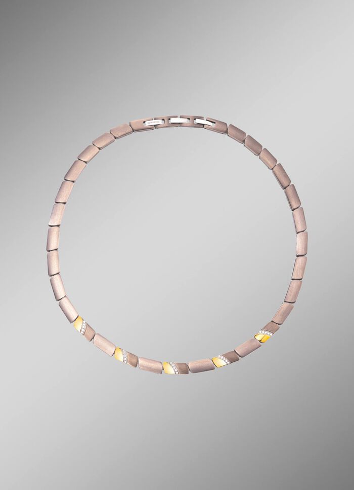 Tweekleurige ketting met synthetische zirkonia 