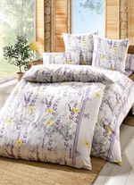 Beddengoedset met kleurrijke lavendelweide 