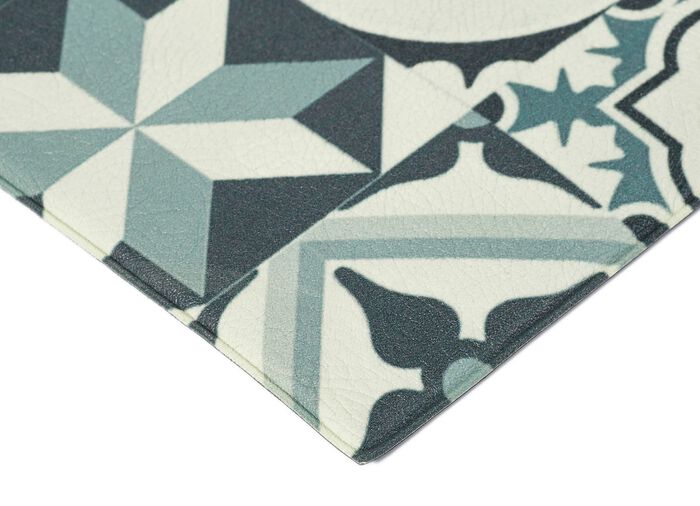 Duurzame keukenloper en vloerkleed in tegeldesign 