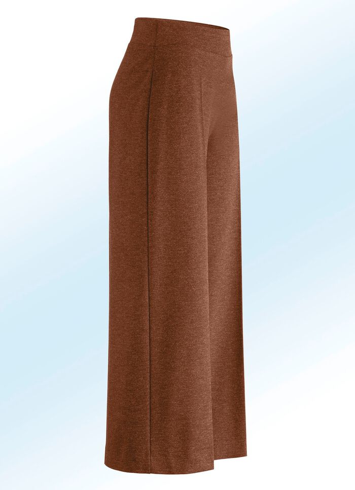 Broek in modieuze verkorte lengte 