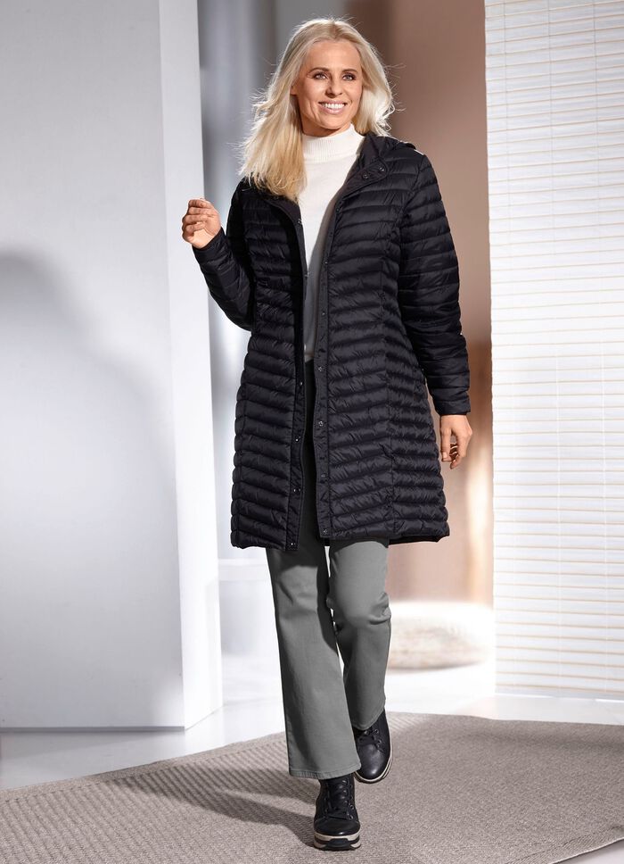 Korte jas met praktische tas 