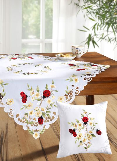 Tafel- en kamerdecoratie met schattige lieveheersbeestjes 