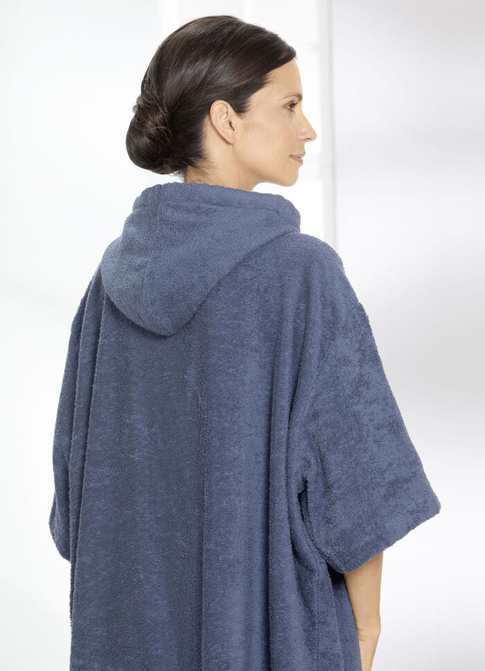 Poncho van Laurina ROOKBLAUW