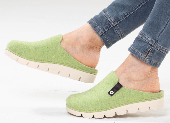 Laurina, trendy damespantoffels, breedte G, met anatomisch gevormd voetbed 