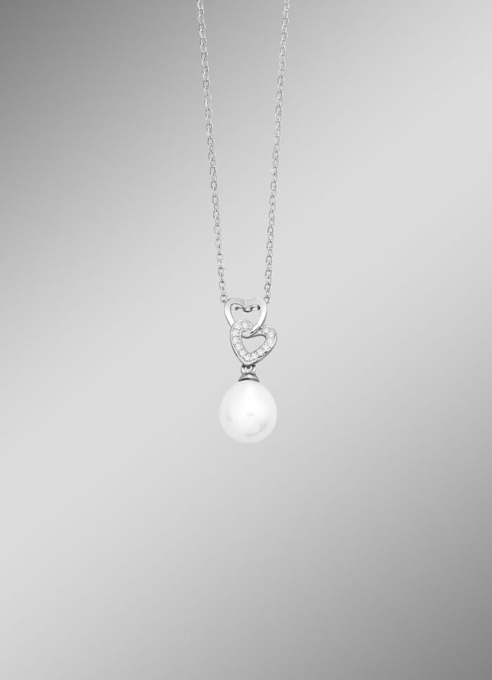 Een symbool van liefde – hartvormige hanger van zilver 