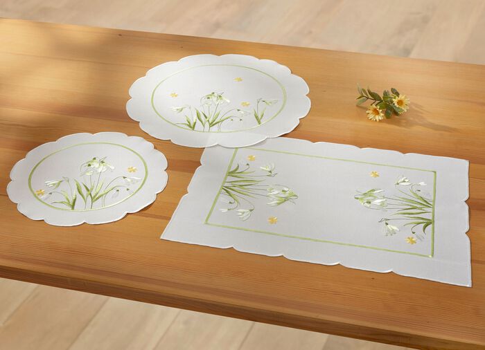 Geborduurde tafel- en kamerdecoratie met sneeuwklokjesmotief SEKT-BUNT