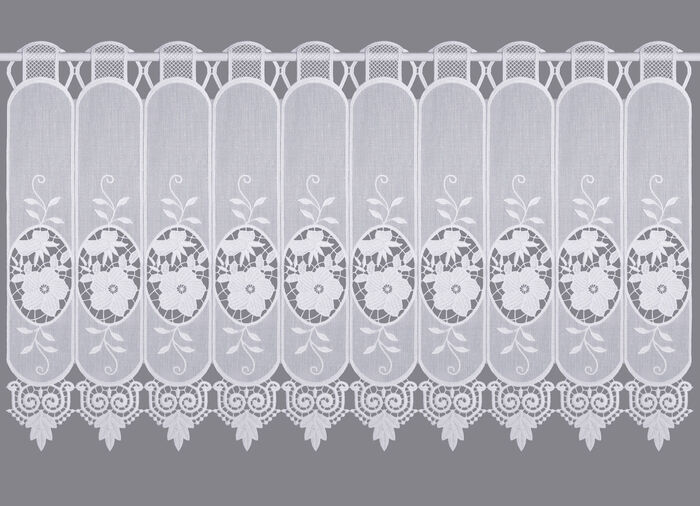 Korte venstervitrage met bloemen en macramé-kant 