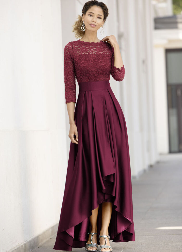 Mooie jurk met kant BORDEAUX