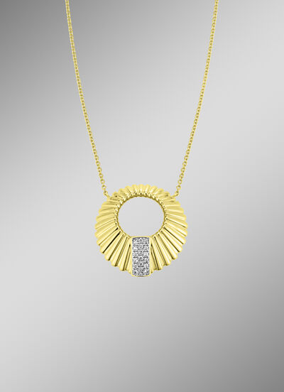 Prachtige ketting met 18 diamanten 