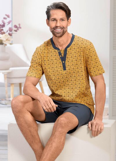 Shorty met gevoerde knoopsluiting 