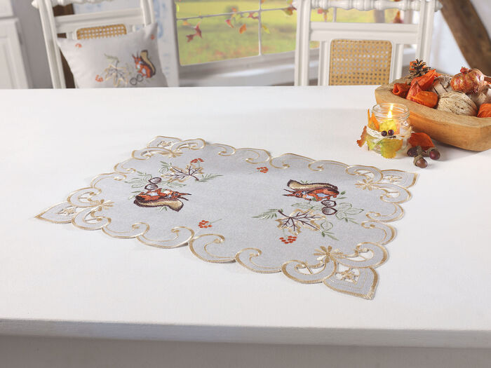 Uitgebreid vervaardigde tafel- en kamerdecoratie GRIJS