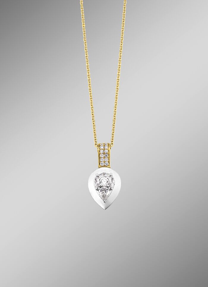 Hanger met briljant geslepen diamanten 